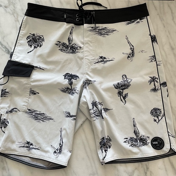 Vans Board Shorts sz. 32 - Picture 4 of 5